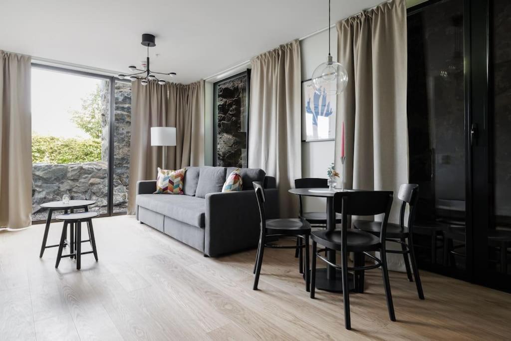 Brand New Studios Amidst Ancient Ruins Oasis Stockholm Luaran gambar
