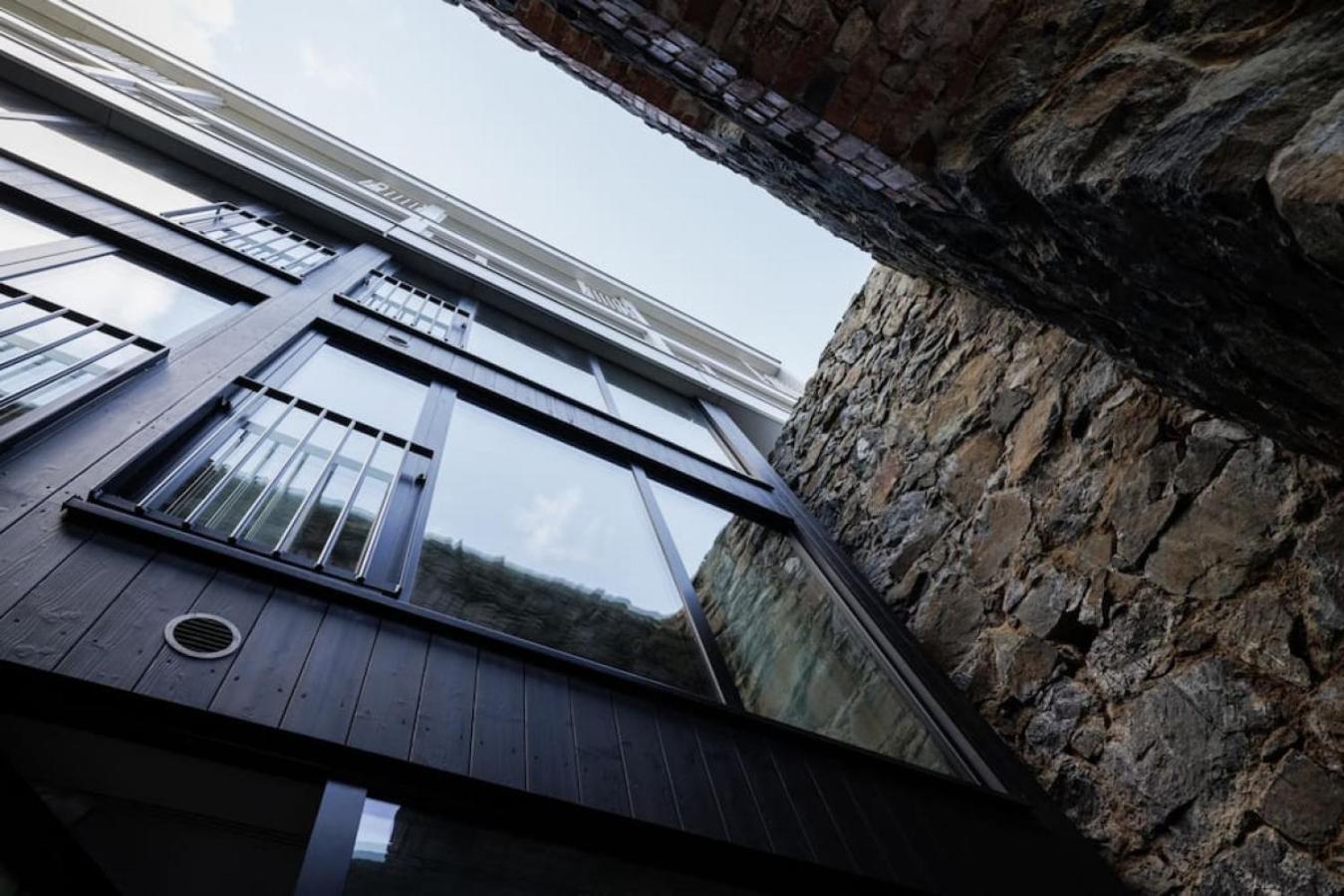 Brand New Studios Amidst Ancient Ruins Oasis Stockholm Luaran gambar
